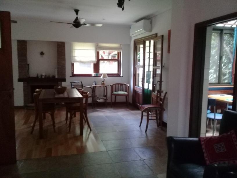 Foto de Casa 4 Amb. Todo En P.B. Fondo C/Quincho, Cochera Cub. y Tza., imagen 4