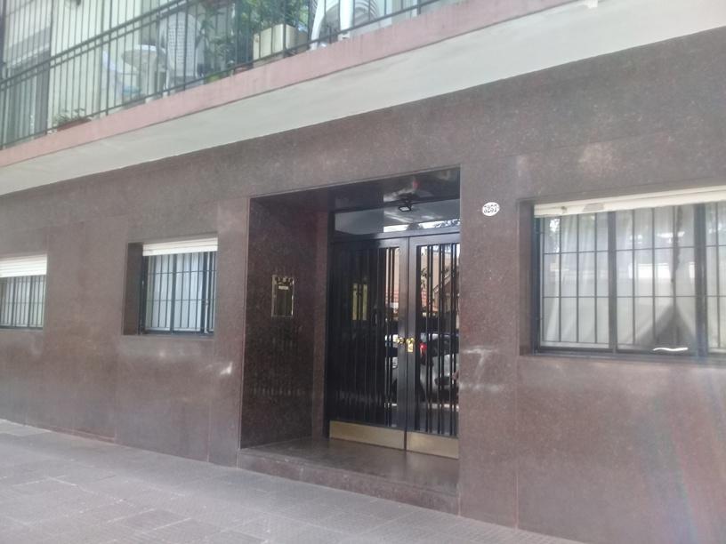 Depto. 2 Amb. P.B. Frente M/Luminoso, Santo Tome al 3200 Apto Profesional