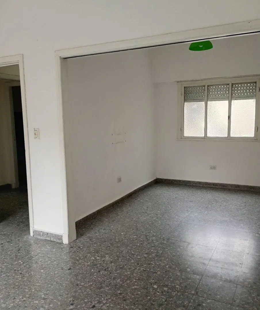 Tipo Casa 3 Amb. C/Balcon y Terraza Cortina al 1100 3