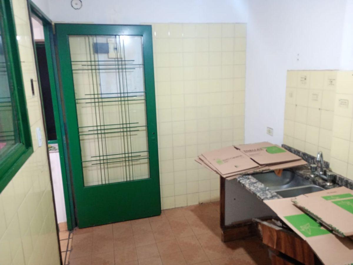 T/Casa 4 Amb. 2 Plantas C/Ptio y Tza Gral. Artigas al 3000