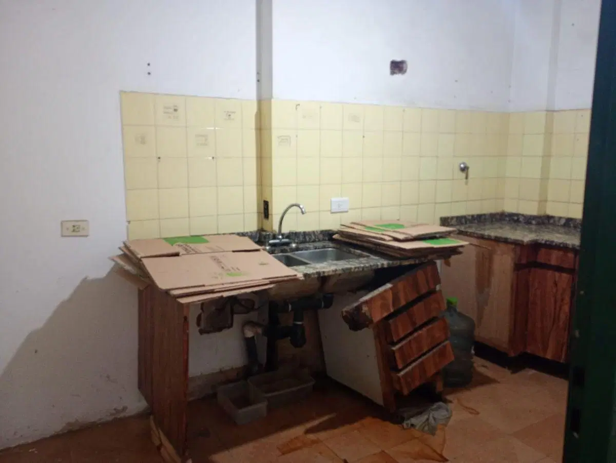 T/Casa 4 Amb. 2 Plantas C/Ptio y Tza Gral. Artigas al 3000 5