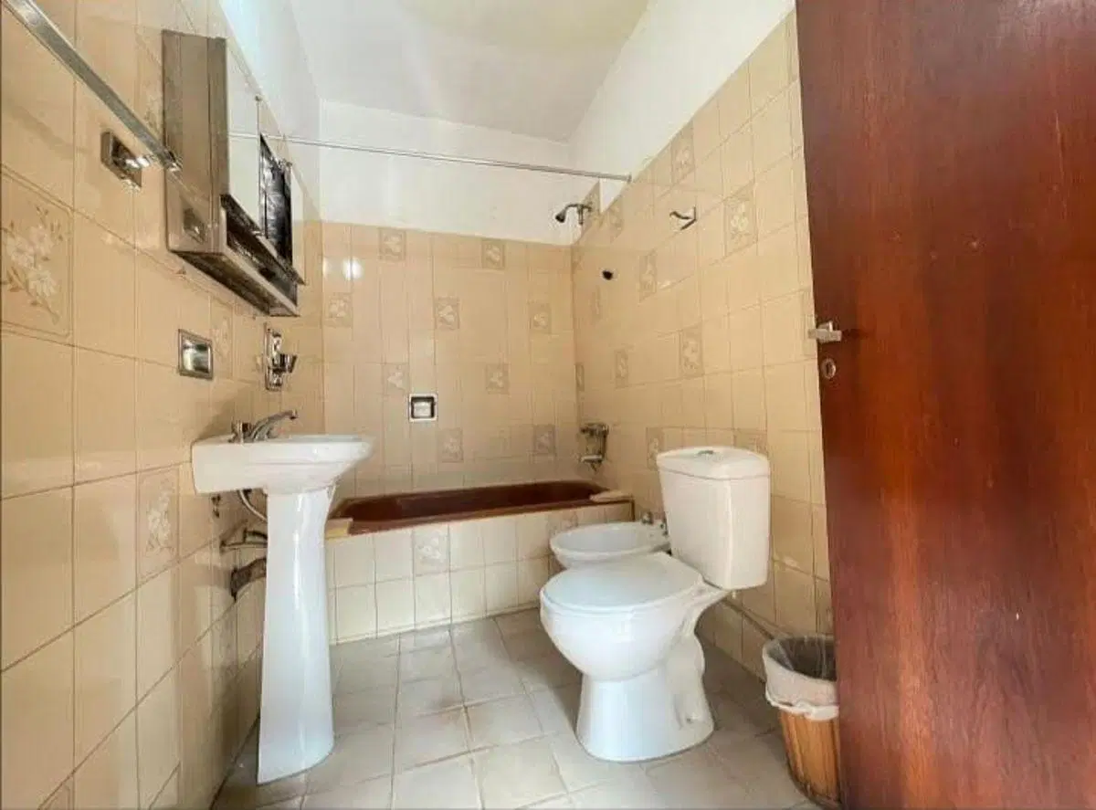 T/Casa 4 Amb. 2 Plantas C/Ptio y Tza Gral. Artigas al 3000 4