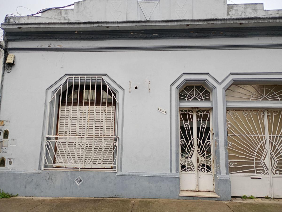 Foto de Tipo Casa de 3 Amb. Fte. A Reciclar E. Lamarca al 1200, imagen 1