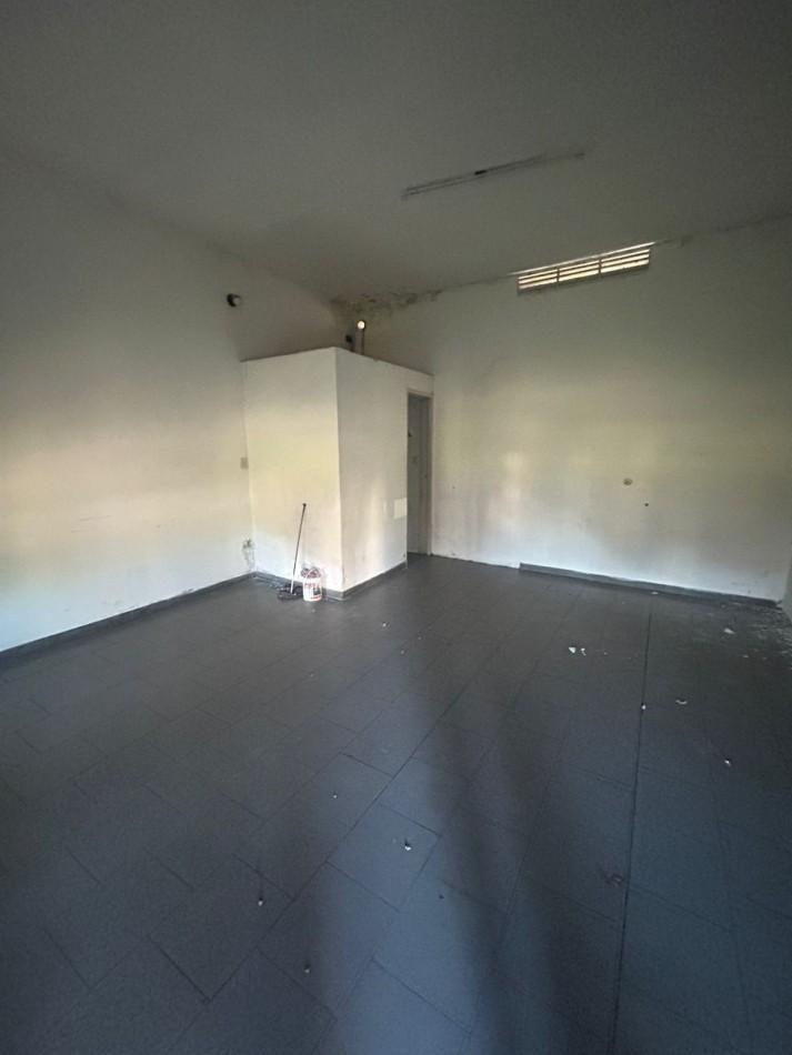 Foto de 144 ESQ 55- VENTA LOTE CON TRES LOCALES - 10 X 20, imagen 2