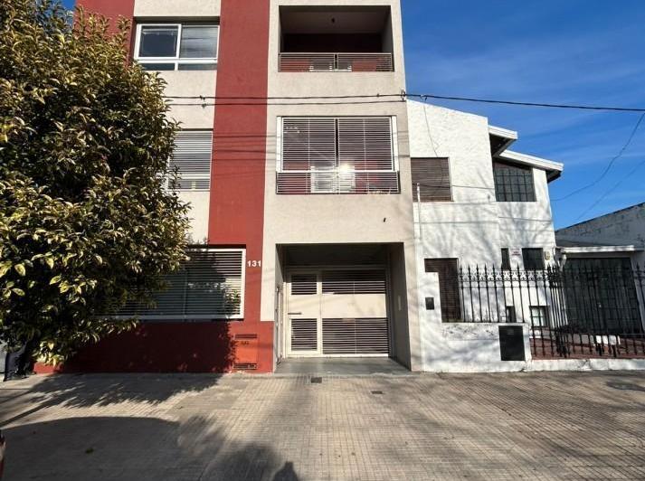 27 E/ 34 Y 35 - DEPARTAMENTO DE DOS DORMITORIOS CON COCHERA - TERRAZA PRIVADA