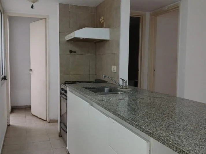 57 e/ 21 y 22 - de 1 dormitorio - en alquiler   PLAMTA BAJA AL FTE CON PATIO 4