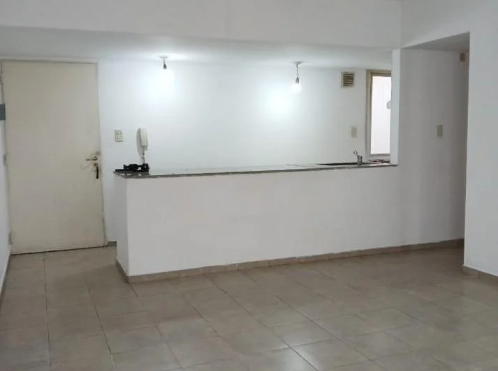 57 e/ 21 y 22 - de 1 dormitorio - en alquiler   PLAMTA BAJA AL FTE CON PATIO 5