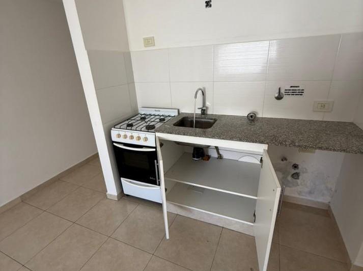 43 E/ 12 Y 13 - MONOAMBIENTE EN ALQUILER 4