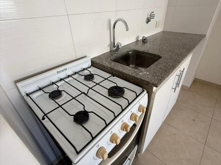 43 E/ 12 Y 13 - MONOAMBIENTE EN ALQUILER 2