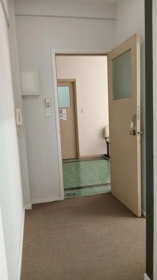 48 e/ 12 y 13 - OFICINA EN ALQUILER - TRIBUNALES 5