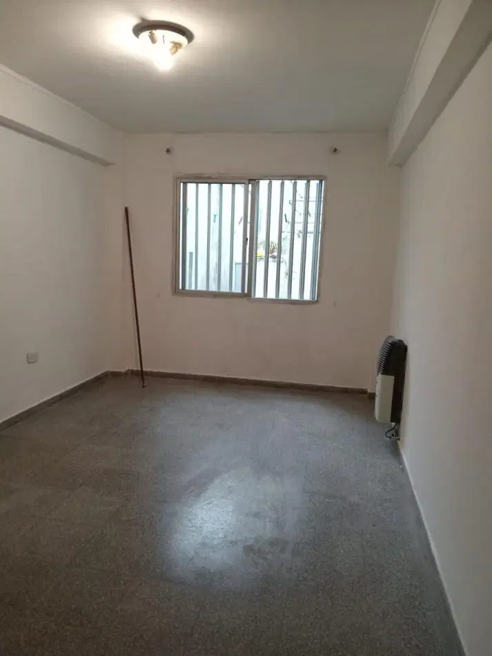 av 1 e/ 63 y 64 - un dormitorio planta baja s/ patio - ideal estudiante medicina 4