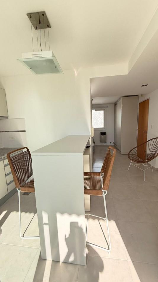 Foto de MONOAMBIENTE DE CATEGORIA EN ALQUILER - COMPLETAMENTE AMOBLADO., imagen 3