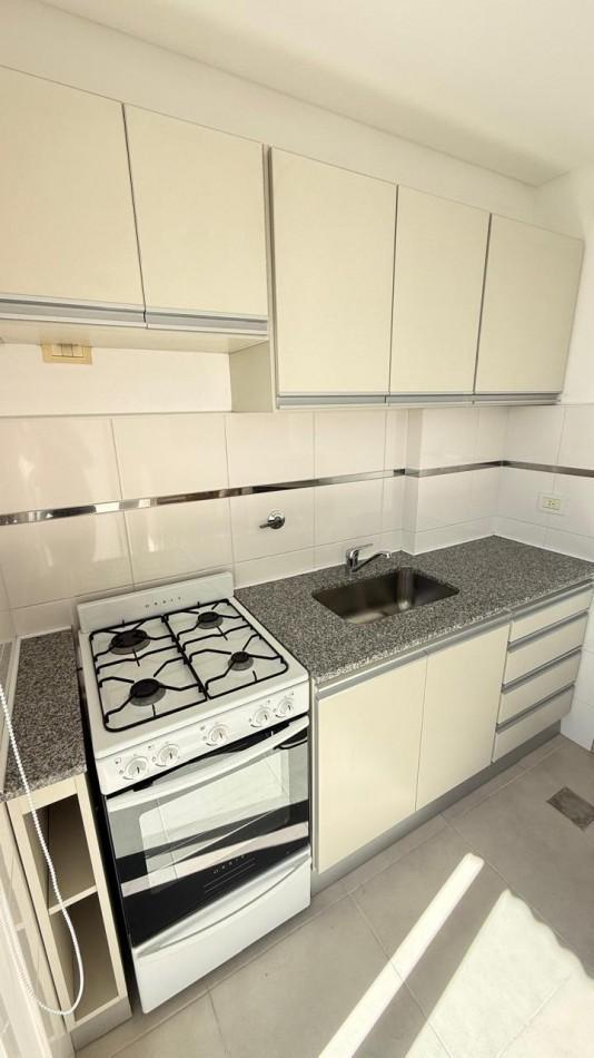 Foto de MONOAMBIENTE DE CATEGORIA EN ALQUILER - COMPLETAMENTE AMOBLADO., imagen 4