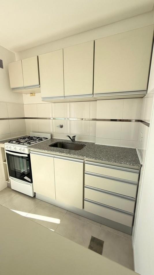 Foto de MONOAMBIENTE DE CATEGORIA EN ALQUILER - COMPLETAMENTE AMOBLADO., imagen 2