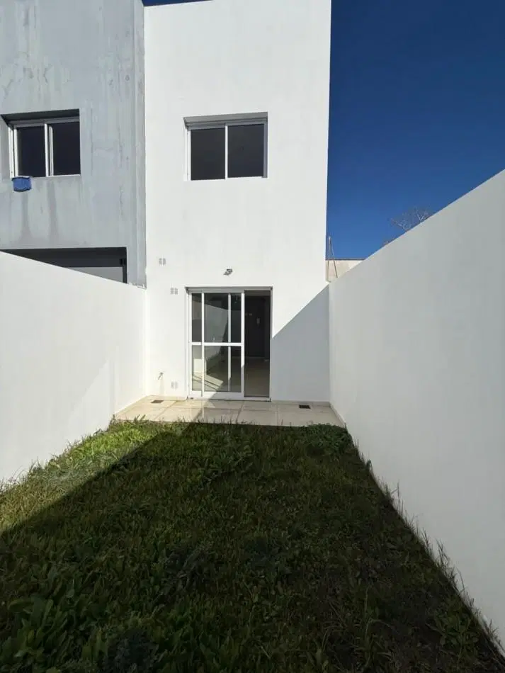 135 e/ 39 y 40 - duplex en venta con jardin - a estrenar 3