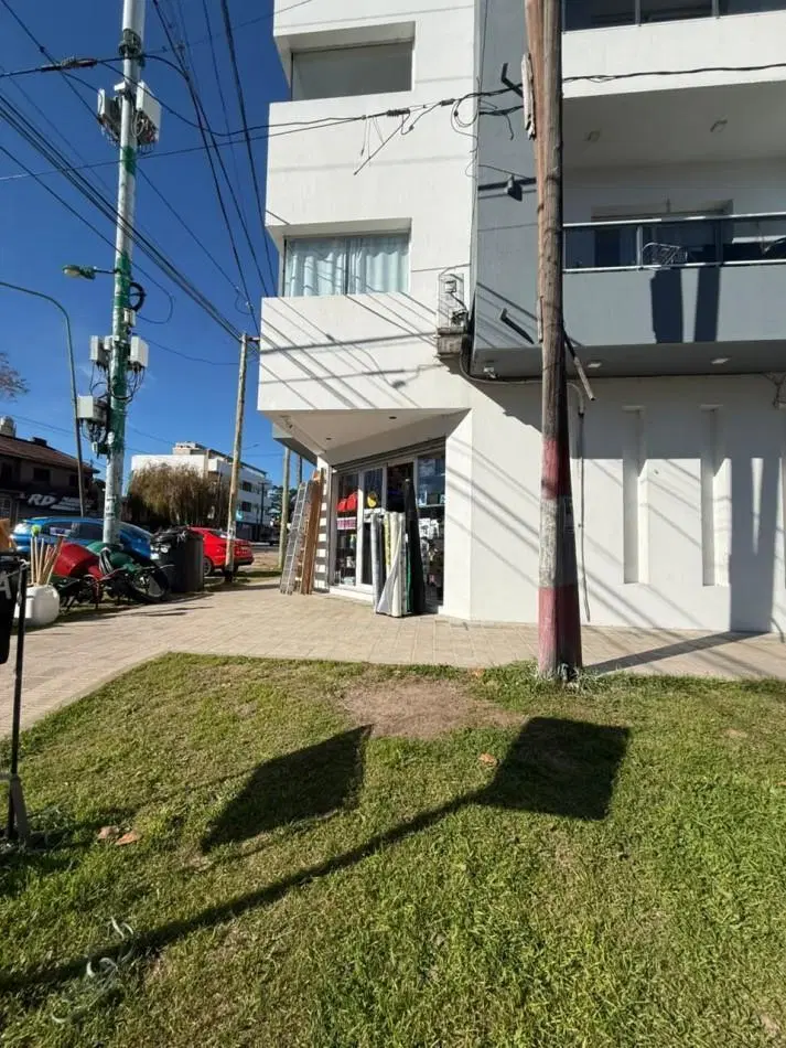 AV 137 Y 42 - 2 DORMITORIOS MUY LUMINOSO 3