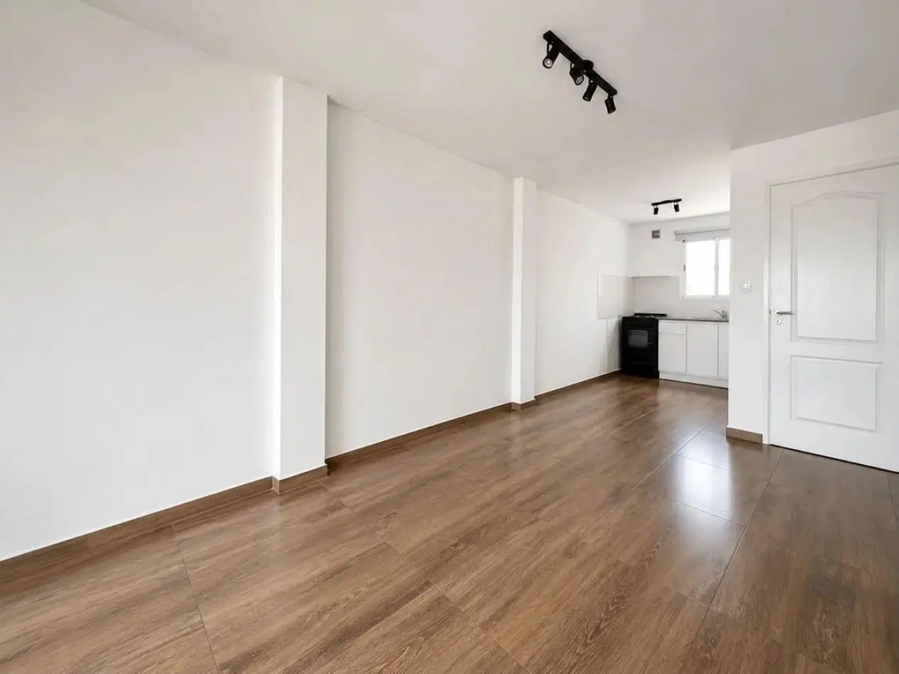 DEPARTAMENTO EN POZO - 63 E/ 11 Y 12 2