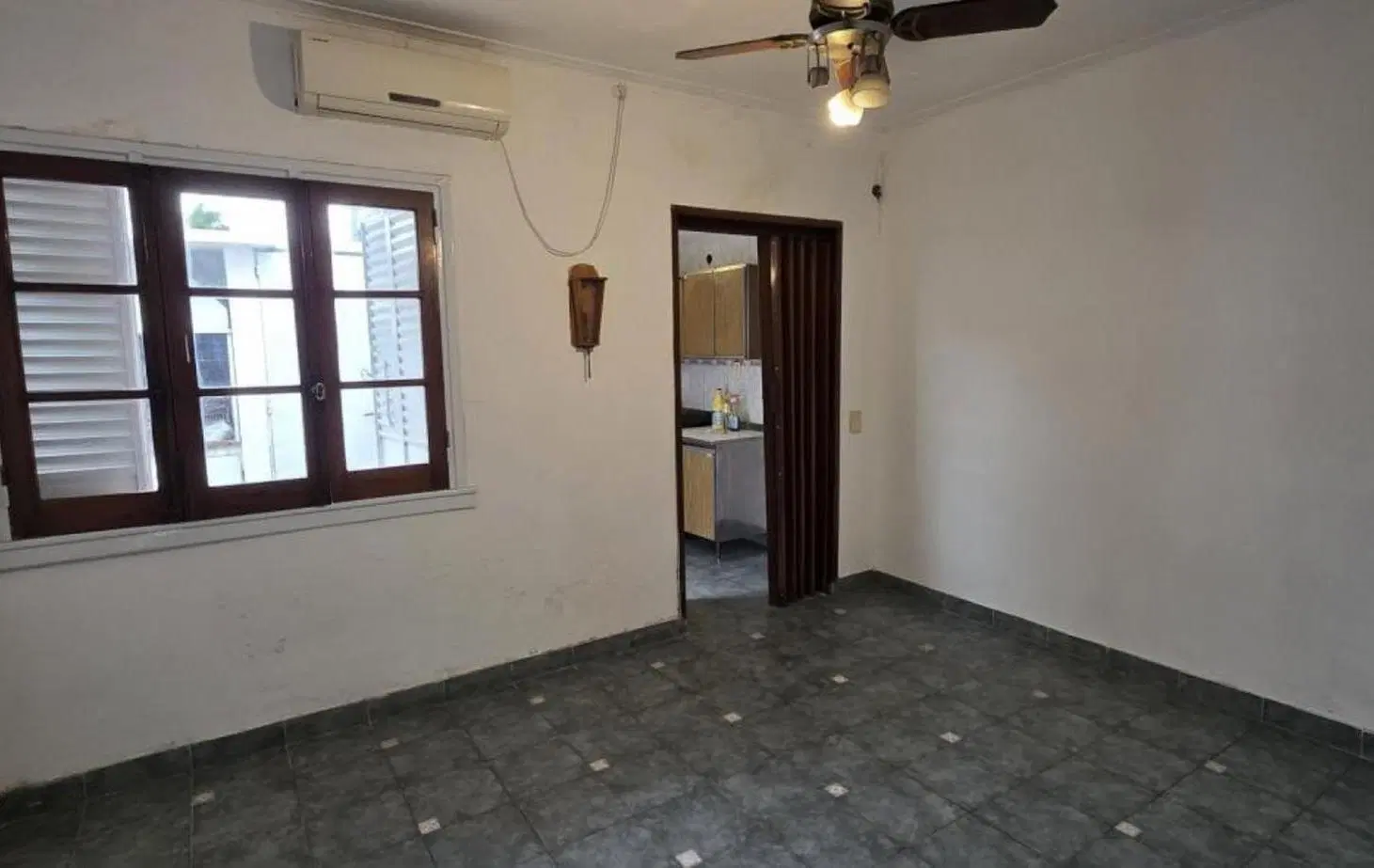 41 E/ 18 Y 19 - CASA EN ALQUILER EN PLANTA ALTA - 3 DORM BARRIO LA LOMA 2