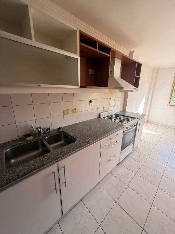Foto de Alquier plaza Paso ( 13 y 44 ) - 3 Dorm con cochera, imagen 1