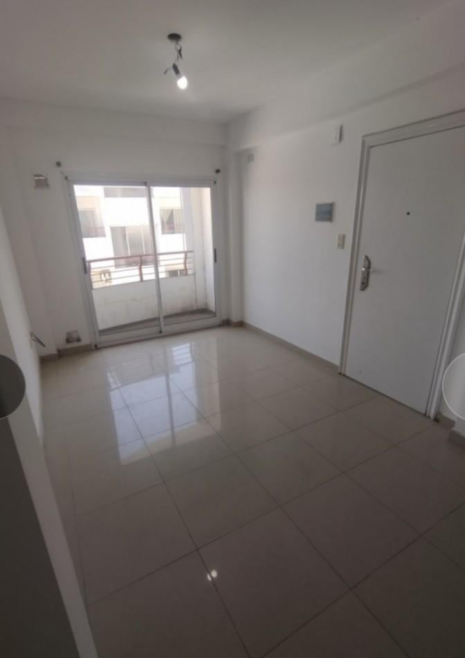 Foto de SEMI PISO AL FRENTE EN EXCELENTE ZONA - 18 E 63 Y 64, imagen 5