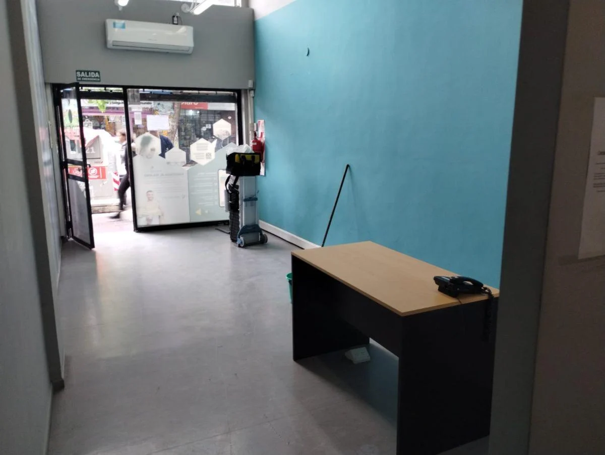 Venta y Alquiler - Local comercial - Flores Norte