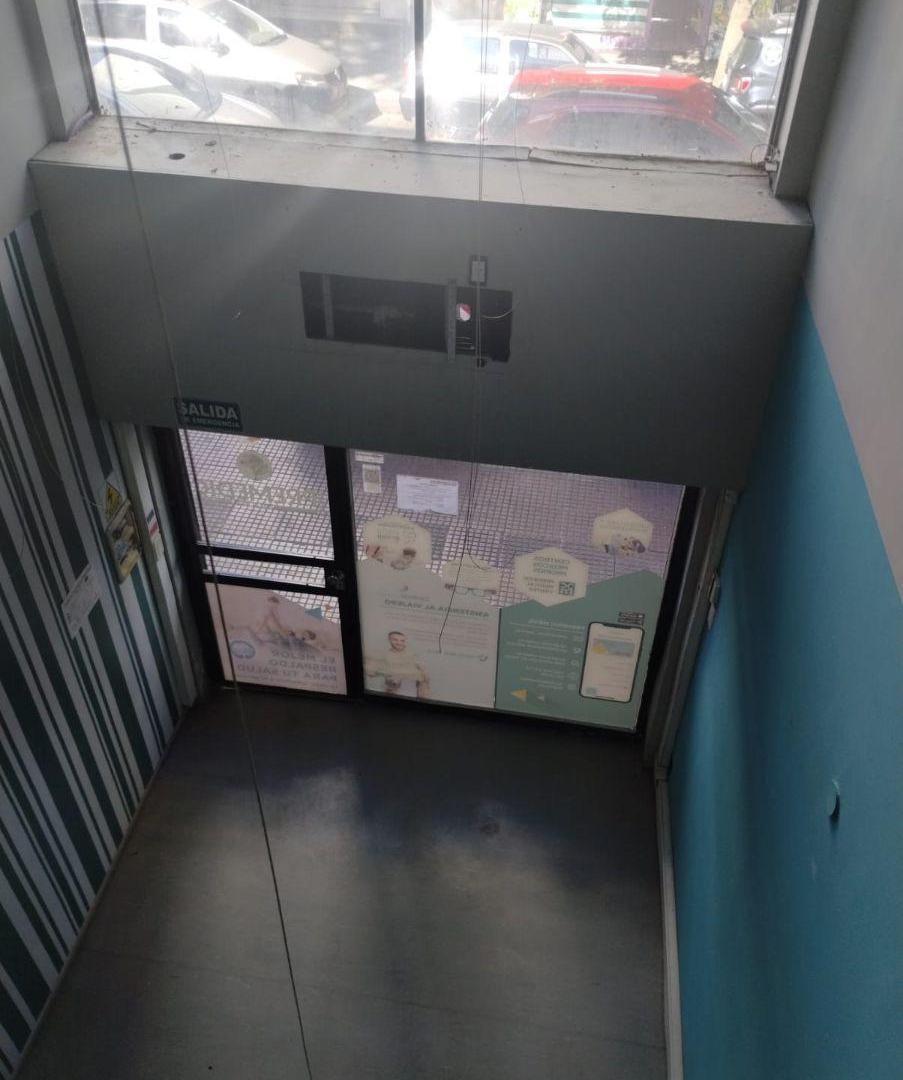 Venta y Alquiler - Local comercial - Flores Norte