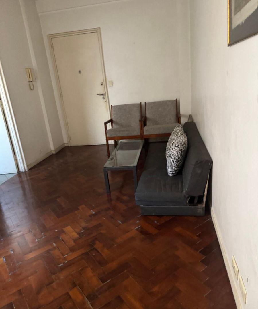 Foto de Dos ambientes, baño y cocina indep. en venta Tte Peron 1143, imagen 3