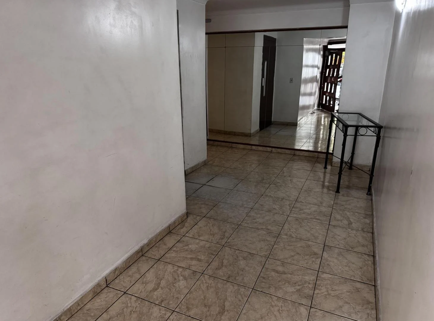 Departamento en Barrio Norte, 2 ambientes, al frente. Excelente Luminosidad. A mts. de Av. Cordoba.