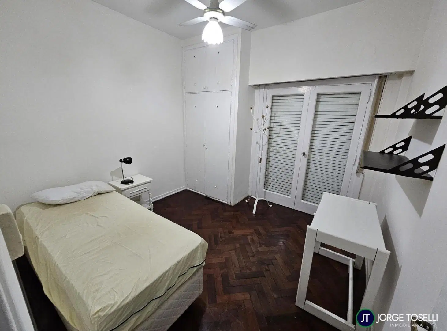 Departamento de 3 ambientes con dependencia en Recoleta. 4