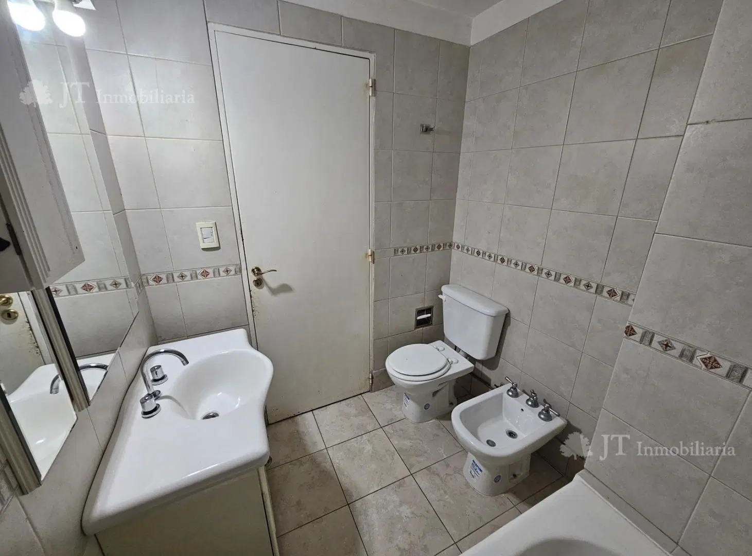 DEPARTAMENTO DE 3 AMBIENTES EN VENTA. BARRIO NORTE 2