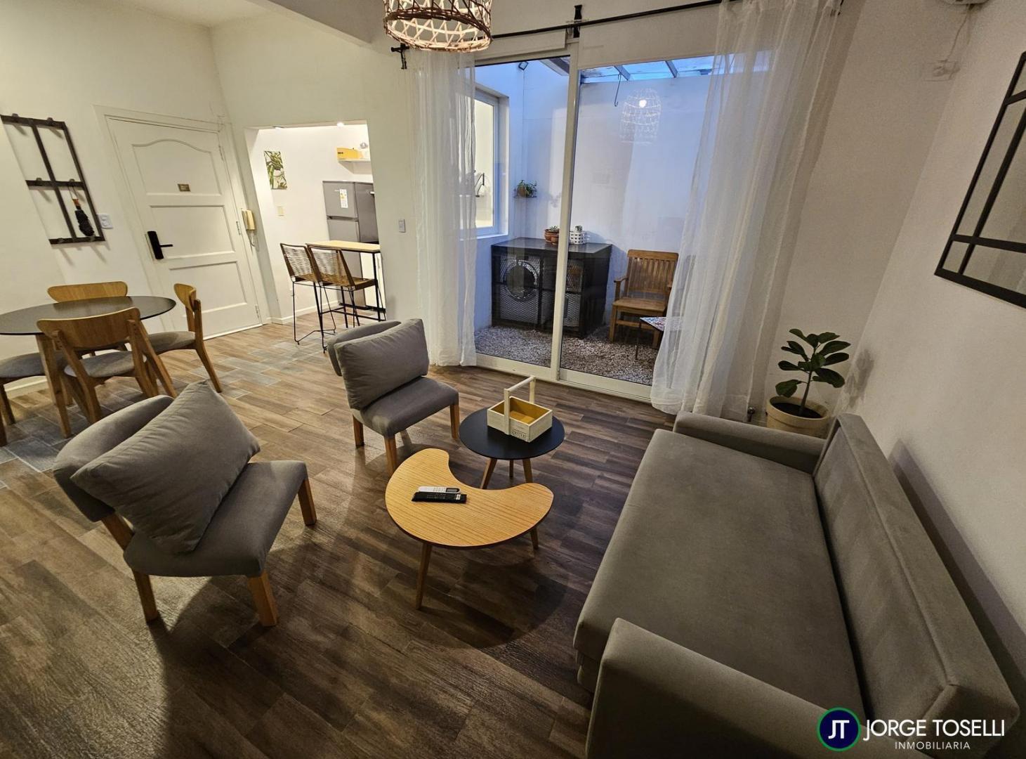 Foto de DEPARTAMENTO DE 2 AMBIENTES CON PATIO, imagen 2
