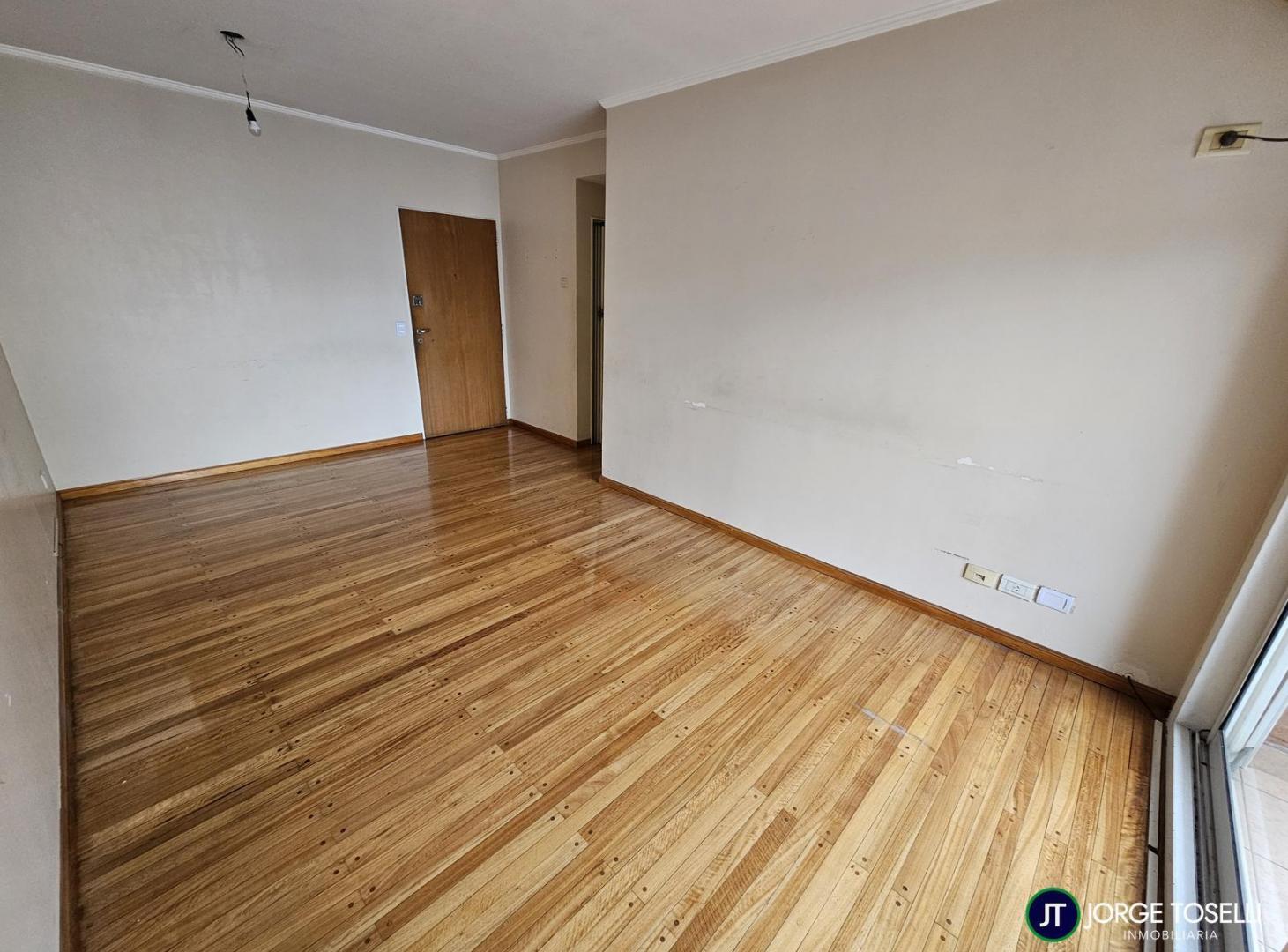 Foto de Departamento de 3 ambientes. Al frente. En venta, imagen 3