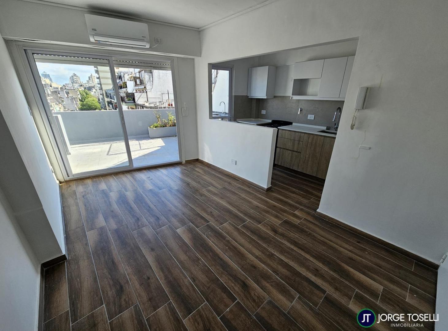 Foto de Departamento de 2 ambientes con gran balcón aterrazado en "L", imagen 2