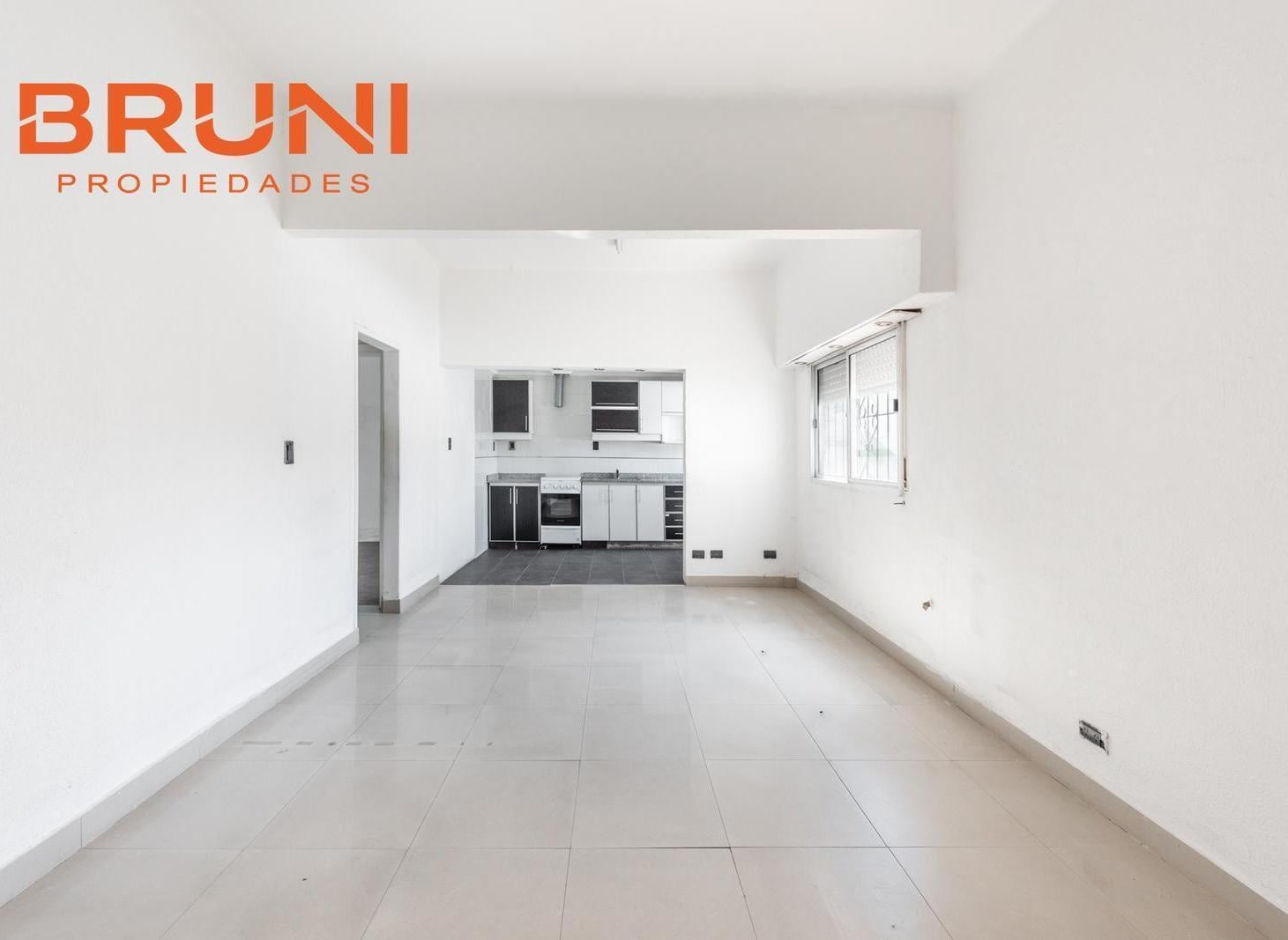 Foto de Senillosa al 1500 / Parque Chacabuco / PH 3 Ambientes en Venta, imagen 3