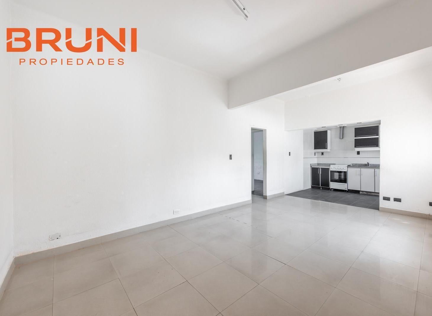 Foto de Senillosa al 1500 / Parque Chacabuco / PH 3 Ambientes en Venta, imagen 1