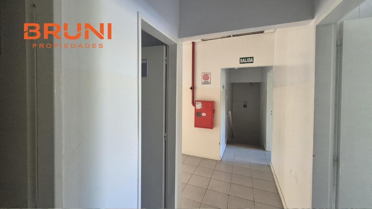 Foto de Venta/ Alquiler Galpón en Parque Chacabuco , Capital Federal, imagen 2