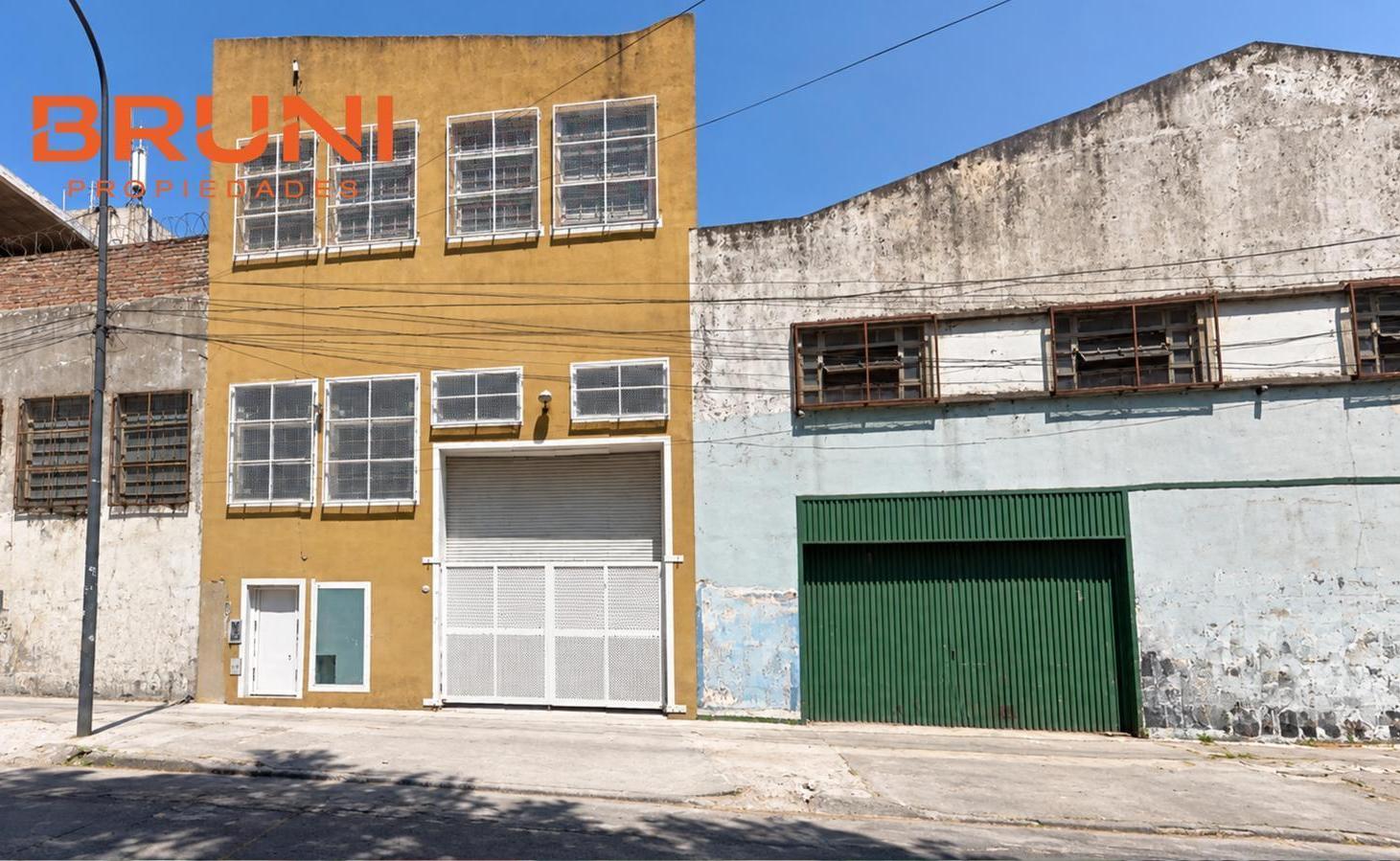 Foto de Iguazú al 1400 | Pompeya | Galpón en 2 Plantas | Venta, imagen 1