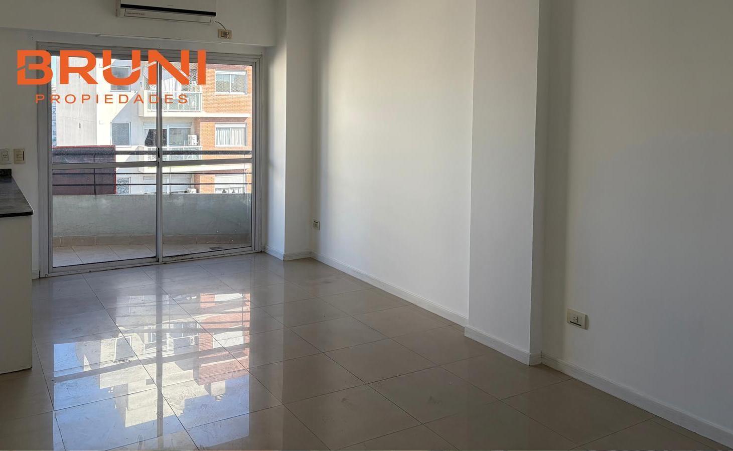 Foto de Av. San Pedrito al 100 | Flores | Departamento 2 Ambientes con Balcón |, imagen 3