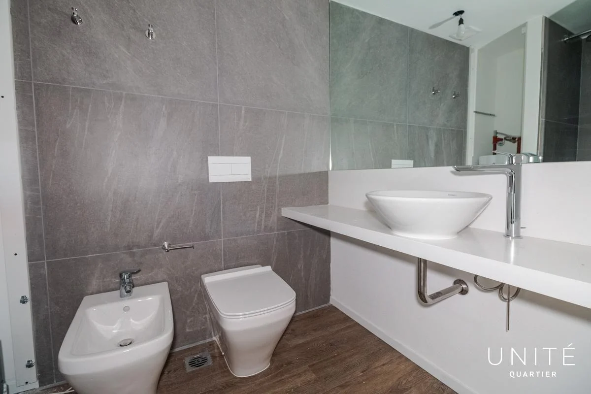 Tres Ambientes en Venta en El 23 Piso, en Quartier del Bajo, Torre 2. Ciudad 4