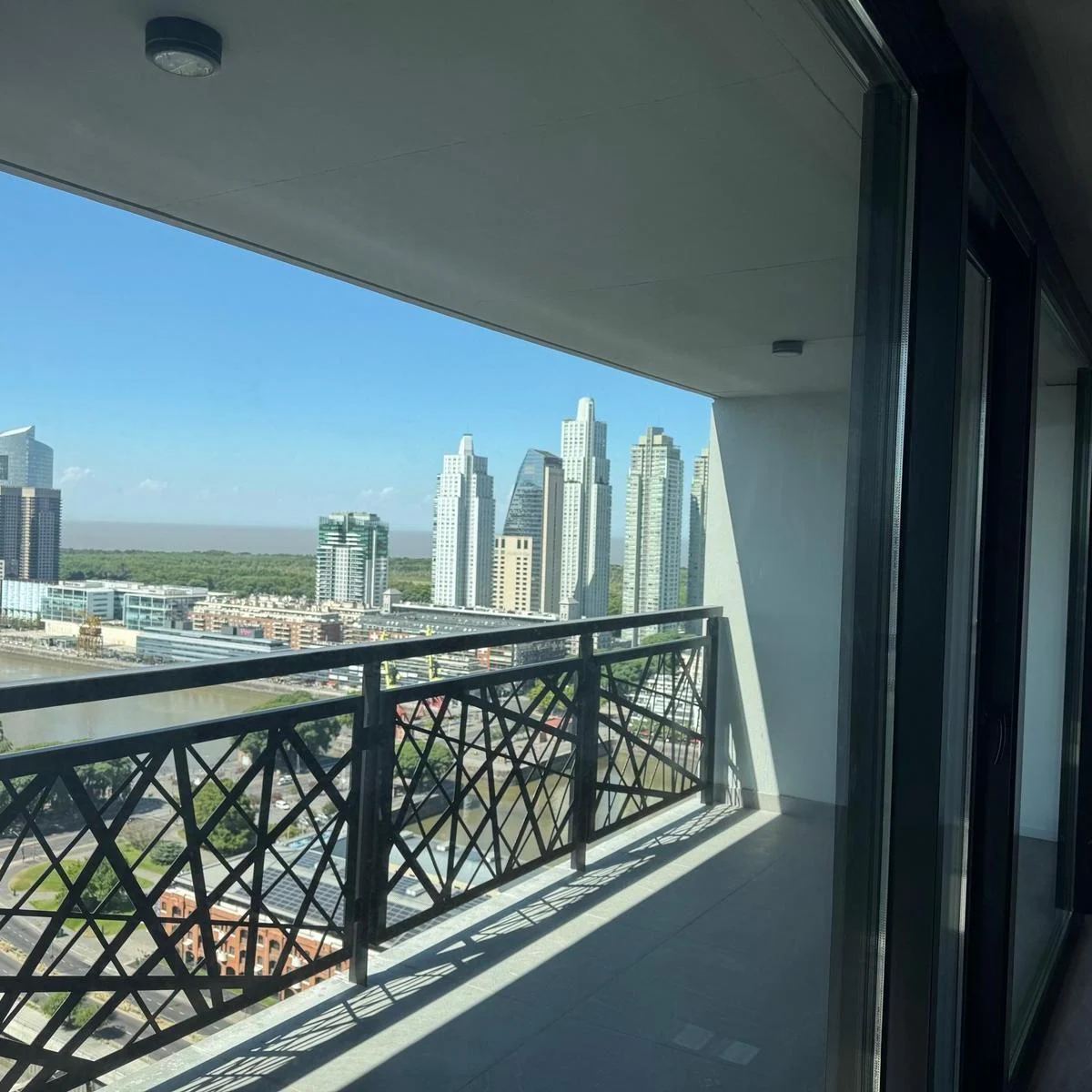 2 Ambientes en Venta en Piso 32 en Quartier del Bajo, Torre 2. 1