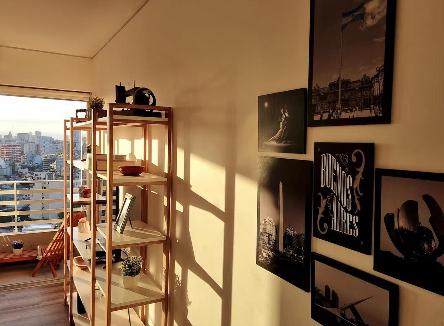 Departamento 2 ambientes con suite, balcón y cochera en piso alto – Quartier San Telmo