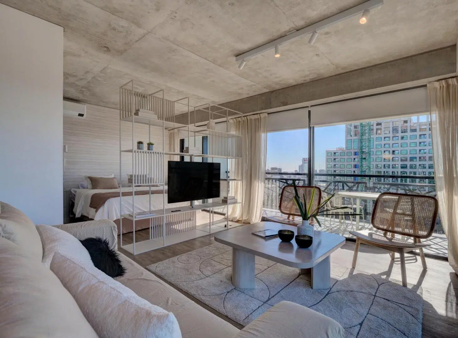 Espectacular Loft  en Alquiler temporal, amoblado y equipado, en Quartier Del Bajo 4