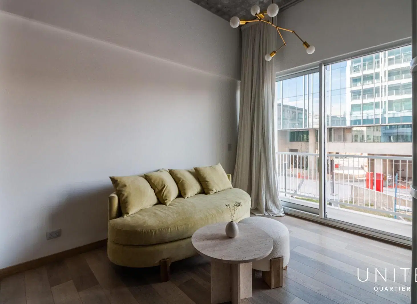 Excelente Loft amoblado con cochera en alquiler tradicional. Distrito Quartier, Retiro. 3