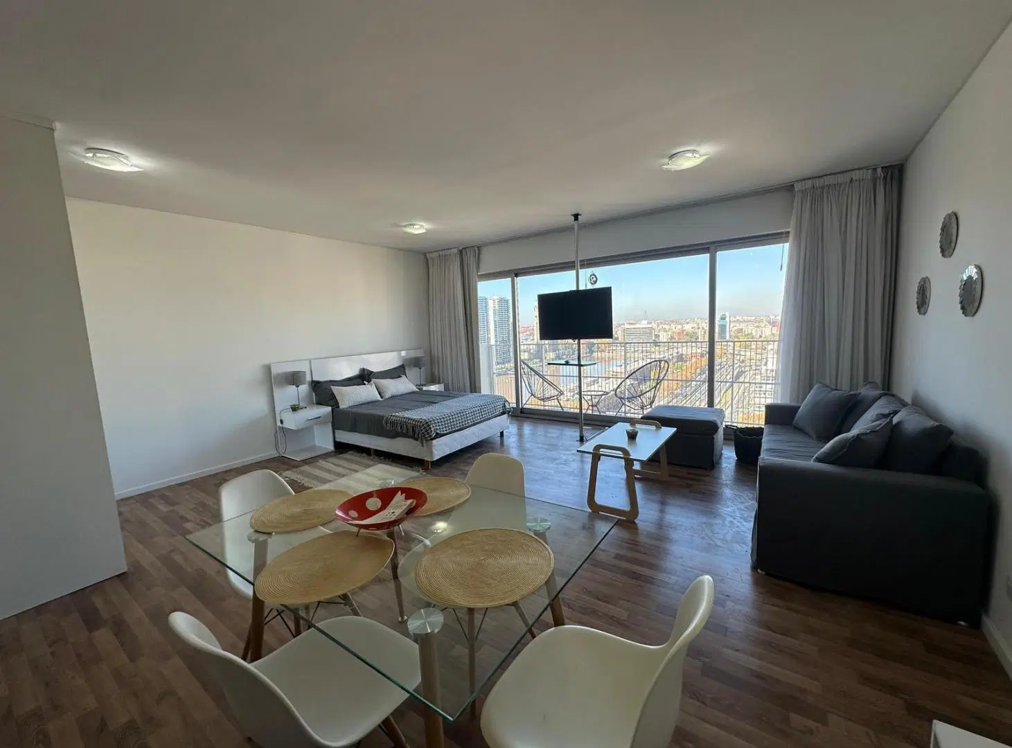 Loft en alquiler temporario con vista al río en Quartier Madero Urbano 3