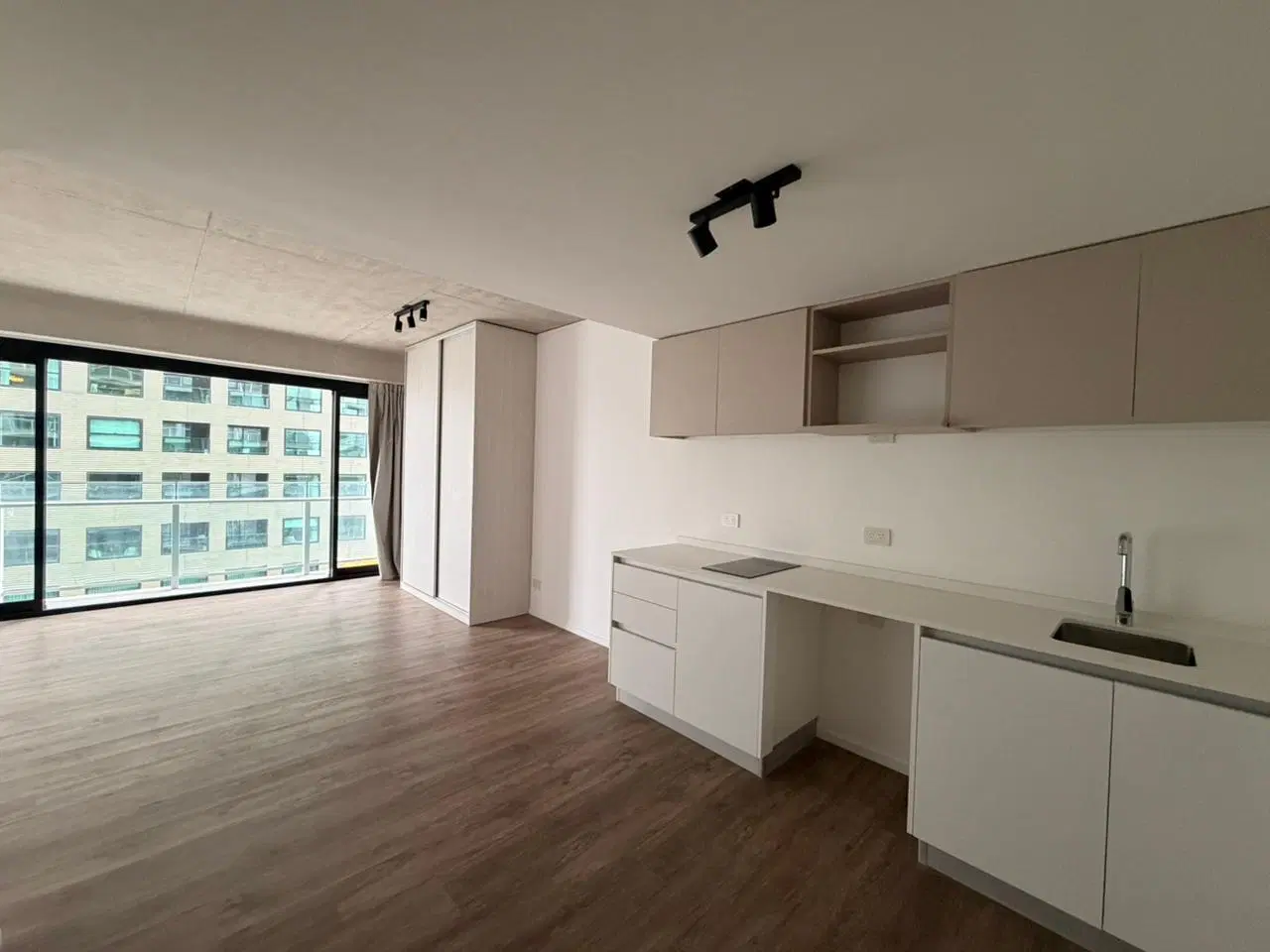 Studio en alquiler, sin muebles, Quartier Del Bajo - Puerto Madero 3