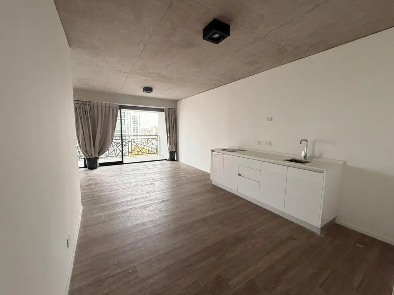 Dos ambientes en alquiler, sin muebles, con cochera, Quartier Del Bajo - Puerto Madero 3