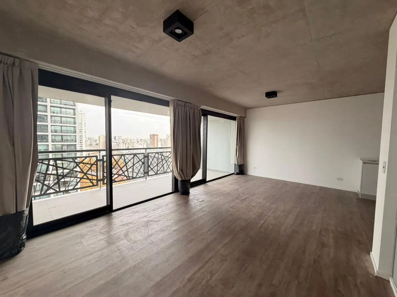 Dos ambientes en alquiler, sin muebles, con cochera, Quartier Del Bajo - Puerto Madero 4