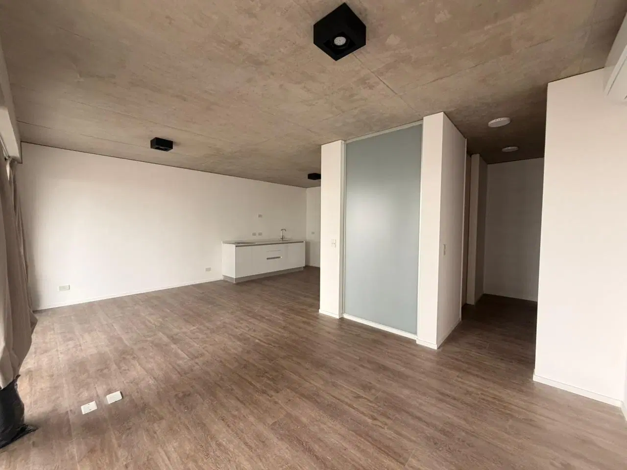 Dos ambientes en alquiler, sin muebles, con cochera, Quartier Del Bajo - Puerto Madero 2