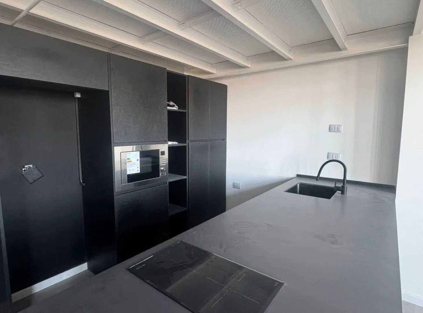 Excelente Loft a estrenar con cochera y entrepiso, vista al rio. Distrito Quartier, Retiro. 4
