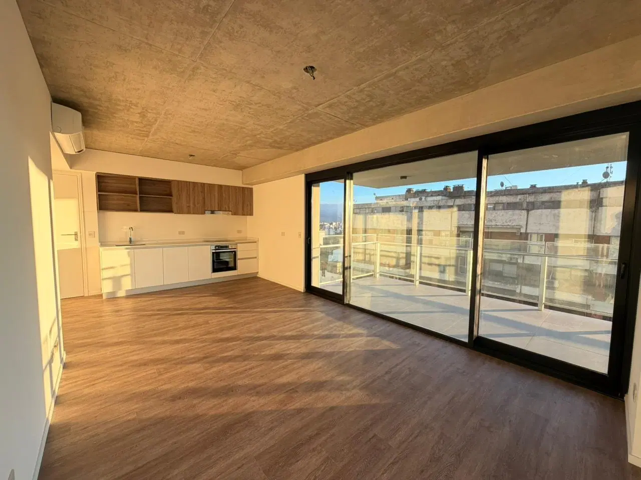 Excelente Alquiler 3 ambientes sin muebles, con cochera. Piso alto Quartier Del Bajo - Puerto Madero 3